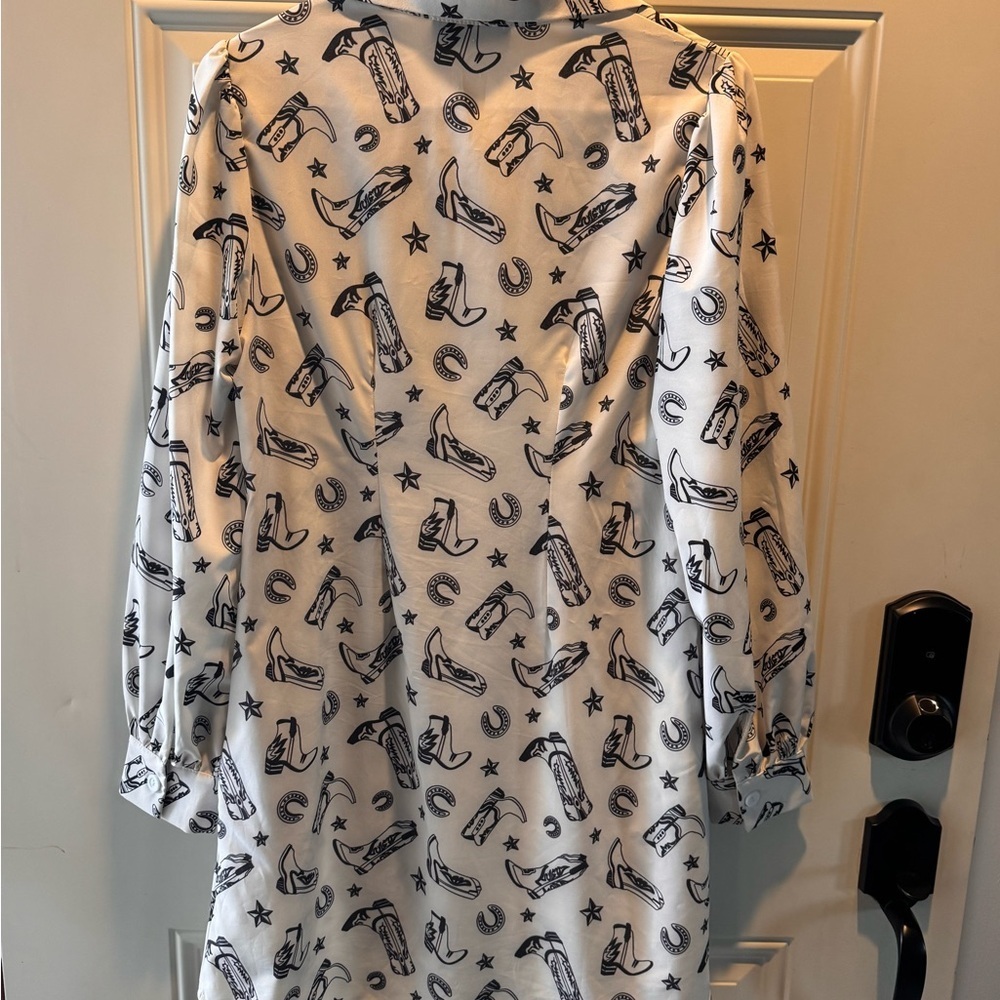 Stylish Black and White Western Patterned Women's Dress - Picture 2 of 5